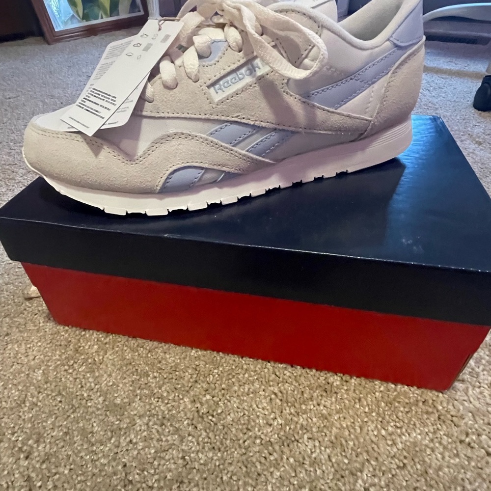 New in box Reebok Beige/white/blue  Sneakers